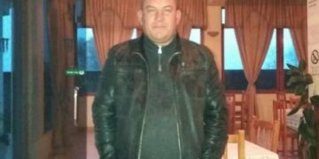 U konfliktua në fillim me vëllanë më pas vrau mamanë dhe plagosi babanë, Detaje nga krimi brenda familjes në Lushnje