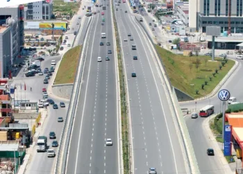 Bllokohet aksi Durrës-Tiranë, si do devijohet lëvizja (DATA-ORA) Njoftimi i plotë nga ARRSH