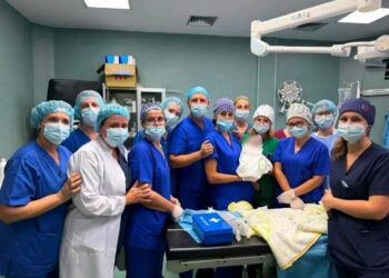 E pazakontë në Tiranë/ Gruaja shtatzënë nuk arrin dot të shkojë në maternitet, shkon për të lindur tek..