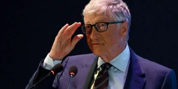 “Do ndodhë në më pak se 10 vite..” Bill Gates shokon me deklaratën: Mjekët dhe mësuesit do të..