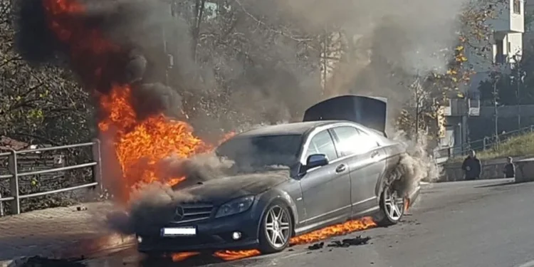 Pse marrin flakë makinat? Çdo javë digjen 5 automjete, ekspertët tregojnë se ku gabojnë shoferët