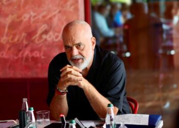 Rama zbulon çfarë u ka kërkuar socialistëve në takimin te “Vila e kuqe”