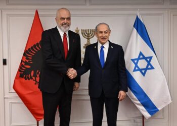 Rama ka plan të krijojë Ministri Shëndetësie paralele, për t’ia dhënë mikut të tij izraelit, denoncimi i deputetit