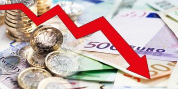 Lajm i keq për ata që kanë EURO. Flasin ekspertët: Ja cfarë pritet ditët në vijim..