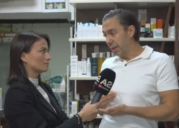 “Xhaxhi, unë kam frikë! Pacienti 10-vjeçar i kërkoi ilaç për..”, habit farmacisti: Erdhi tek unë dhe..