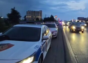 Aksident tragjik në Durrës-Tiranë, një i vdekur dhe 7 të plagosur nga përplasja e 5 makinave (Emri)