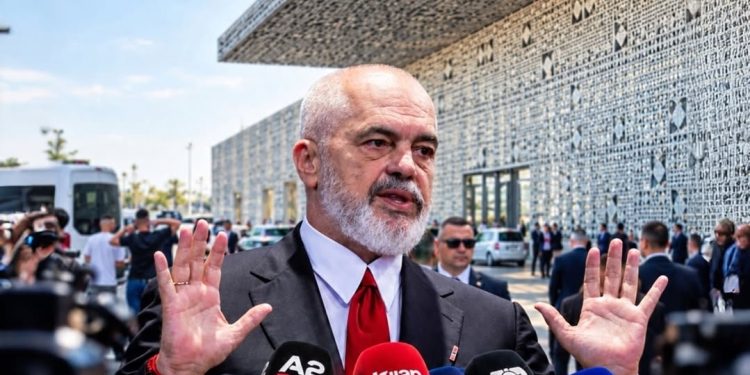 Edi Rama del në konferencë URGJENTE, çfarë ndodh sot në Rinas….