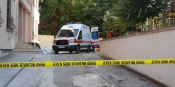 “Pse u ndave nga vajza ime”/ I riu hidhet nga pallati në Tiranë pas sherrit me babain e ish-bashkëjetueses, në banesë u gjet..
