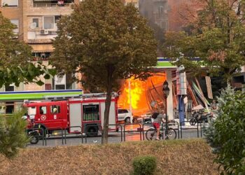 Detaje nga shpërthimi i karburantit në Tiranë. Shembet godina njëkatëshe, 3 të plagosur
