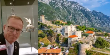 “Do kthej Përkrenaren dhe shpatën e Skënderbeut në Krujë”, kandidatit për President në Austri premton..