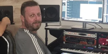 “Do ta paguash çdo lot”/ Doli në videot, këngëtarja kërcënon Adi Hilën: Nuk shoh dot babain tim në sy, kam ikur nga shtëpia…